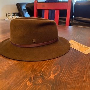 NWT vintage Helen Kaminski hat